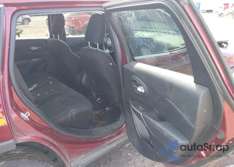 2019 Jeep Cherokee Latitude 4X4 z USA, uszkodzony, nr VIN 1C4PJMCB2KD473832